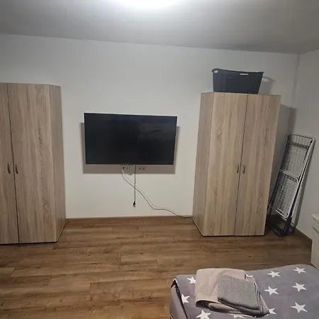 Apartment Schöne Vollausgestattete Monteurs- Gästewohnung In Der Gartenstadt Und Nähe Geiseltalsee Für 4 Personen 2409 Leuna