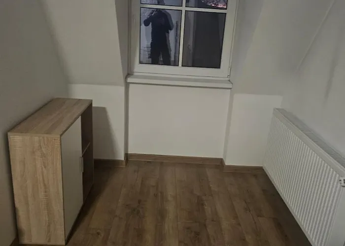 Schoene Vollausgestattete Monteurs- Gaestewohnung In Der Gartenstadt Und Naehe Geiseltalsee 2409