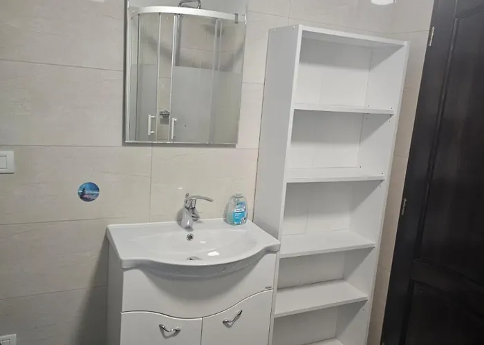 Apartment Schoene Vollausgestattete Monteurs- Gaestewohnung In Der Gartenstadt Und Naehe Geiseltalsee 2409